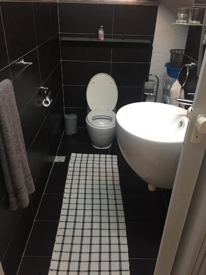 The Red Door Apartment Hamrun Екстериор снимка